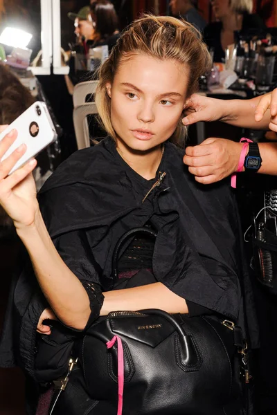 Look 2
